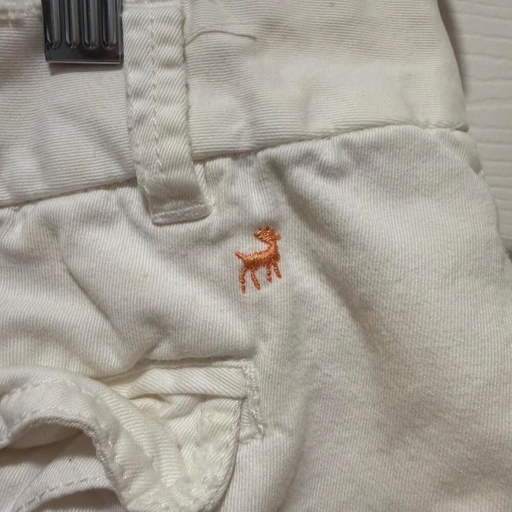 Low Rise Linen Shorts - Picture 6 of 6